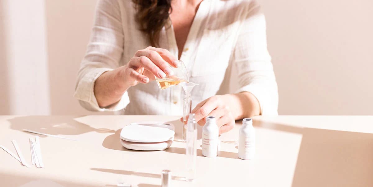 Luxe Sharaf Divine parfum met roos, kruiden en gourmand tonen
